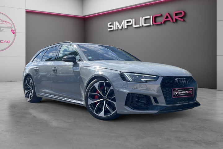 AUDI RS4 AVANT