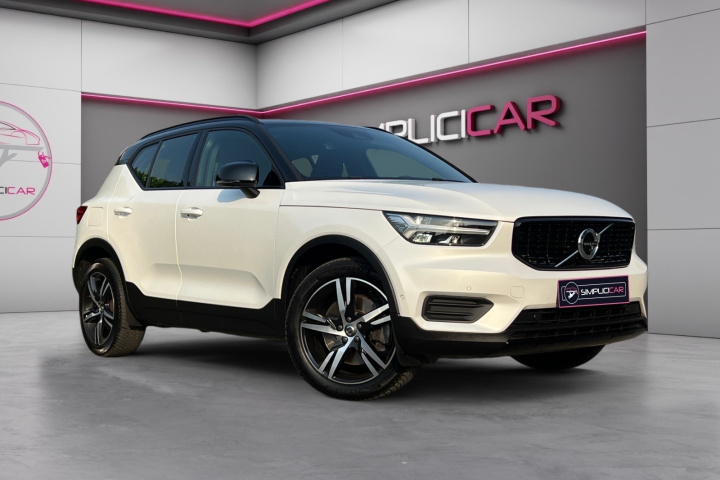 VOLVO XC40