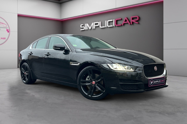JAGUAR XE